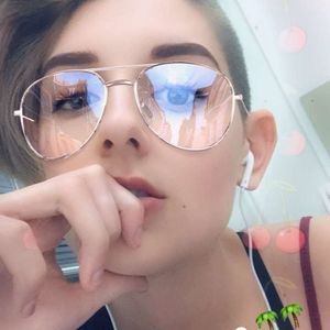 Meet your Posher, Ryann